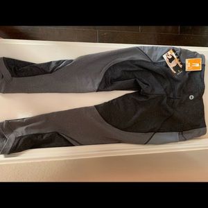 NWT Avia crop leggings